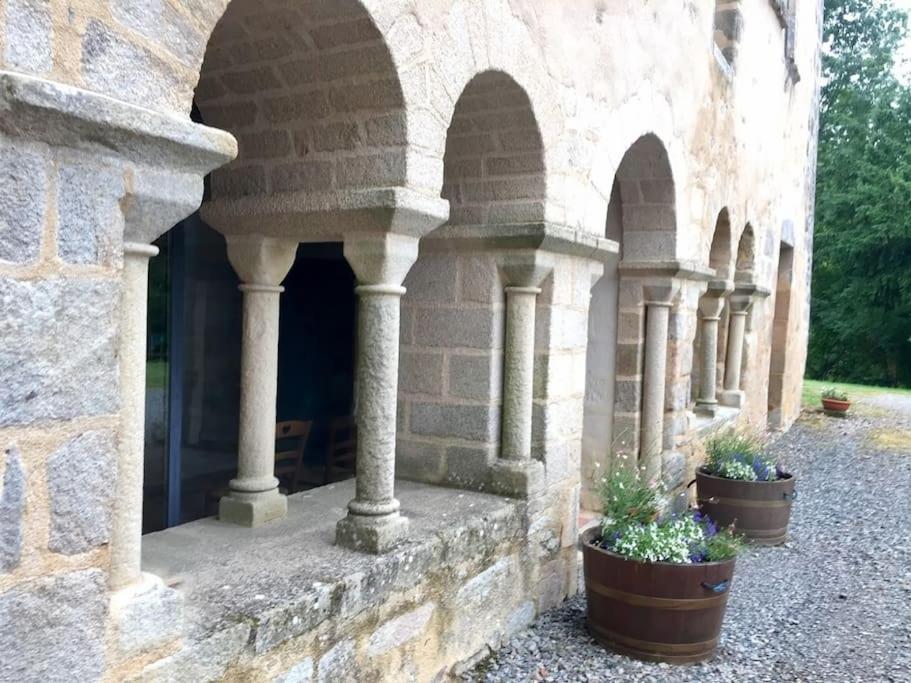 Cottage By The Chateau With Pool In National Parc Les Salles-Lavauguyon Exterior photo